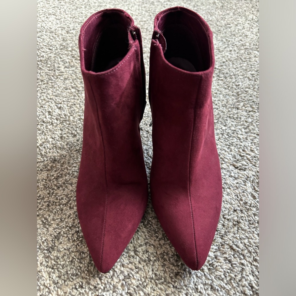 Old navy boots size 8
